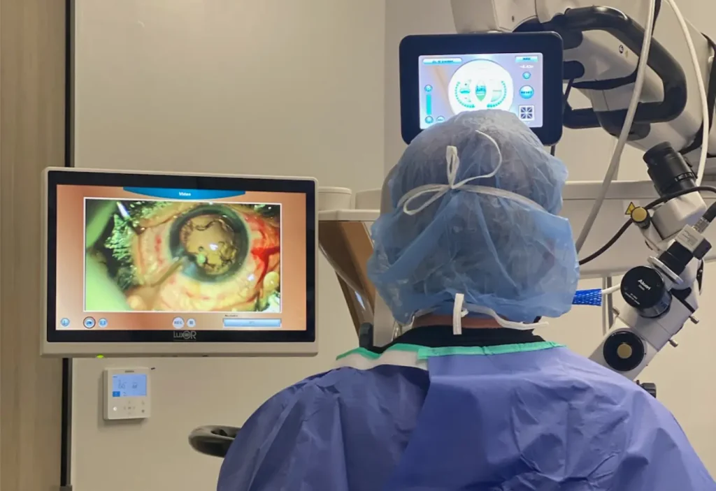 surgeon using advanced ophthalmological technology